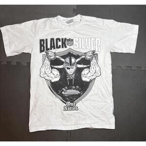 Oakland Raiders Shirt Mens M NFL Football Vintage White Tee Silver and Black